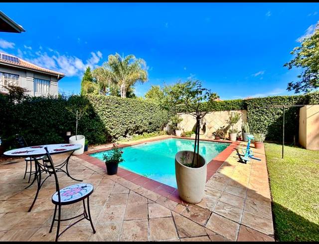 4 BEDROOM HOUSE FOR SALE IN PECANWOOD ESTATE